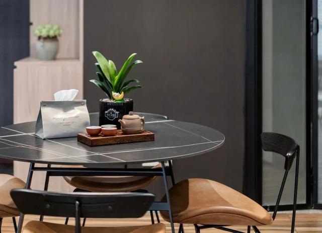 kaiyun：装修不够软装来凑！这10种软装装饰简直是「点睛之笔」！(图4)