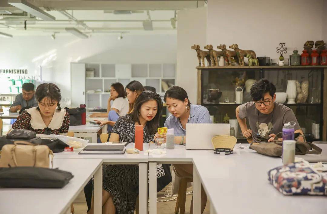 kaiyun网站：软装设计2021观点：颜值时代为设计买单！(图7)