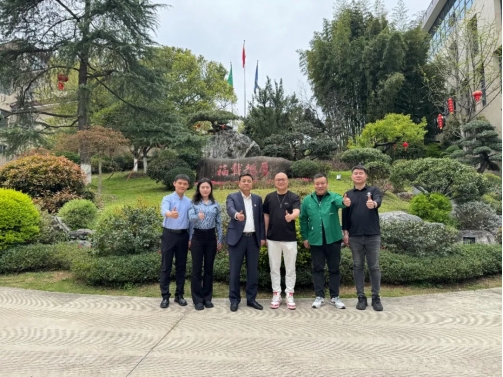 全联家具装饰业商会秘书长张仁江一行莅临卓木王参观指导