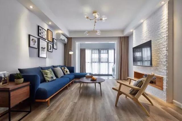 客厅选窗帘简单的纯色自然舒适又耐看可以照着买