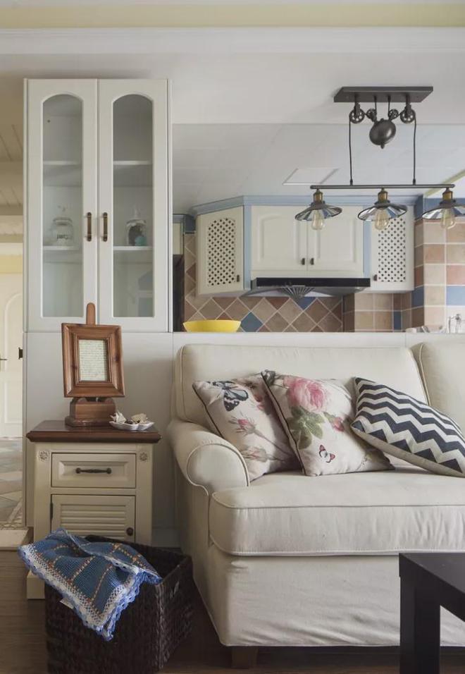 小清新的美式风小户型客厅沙发背后就应该这样设计！(图6)