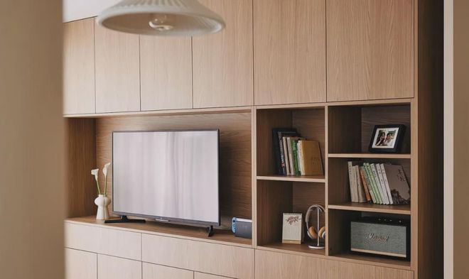 年轻人56平温馨原木调小家让人多巴胺上升的轻中古小家顺利落成(图7)