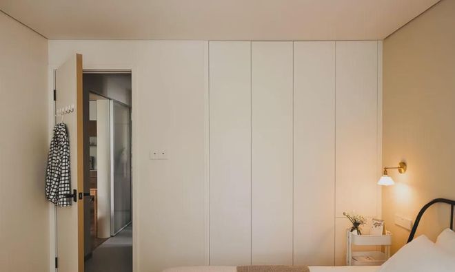 年轻人56平温馨原木调小家让人多巴胺上升的轻中古小家顺利落成(图9)