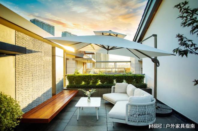 盘点户外休闲桌椅的材质、设计、应用场景的特点(图5)