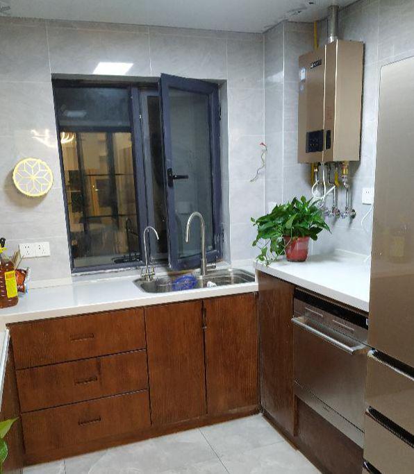 kaiyun：128㎡软装硬装花25万厨房窗户向内开入住后让人哭笑不得(图5)