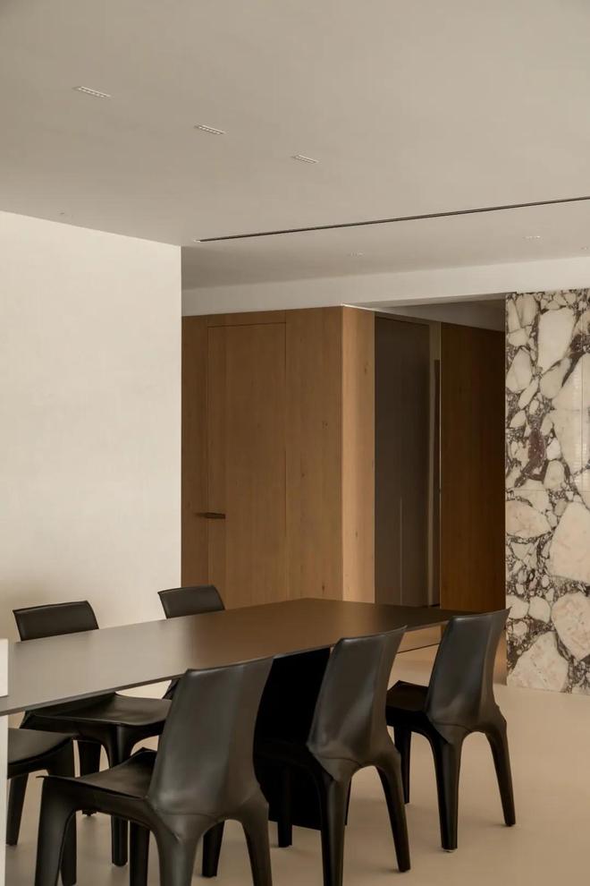 kaiyun网站：太原270㎡现代家居：极简设计中的自然诗意