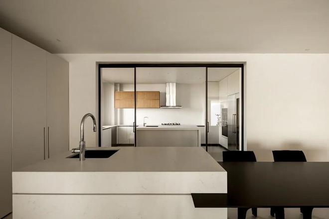 kaiyun网站：太原270㎡现代家居：极简设计中的自然诗意(图17)