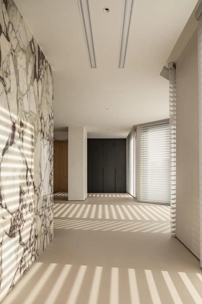 kaiyun网站：太原270㎡现代家居：极简设计中的自然诗意(图11)