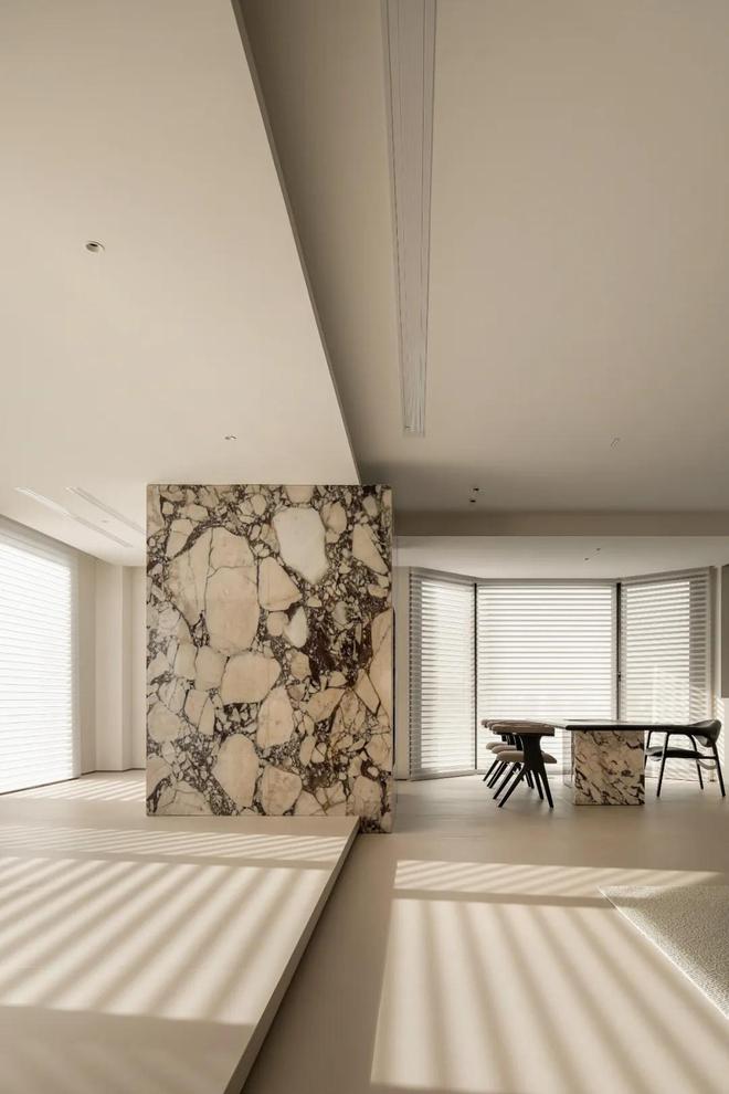 kaiyun网站：太原270㎡现代家居：极简设计中的自然诗意(图12)