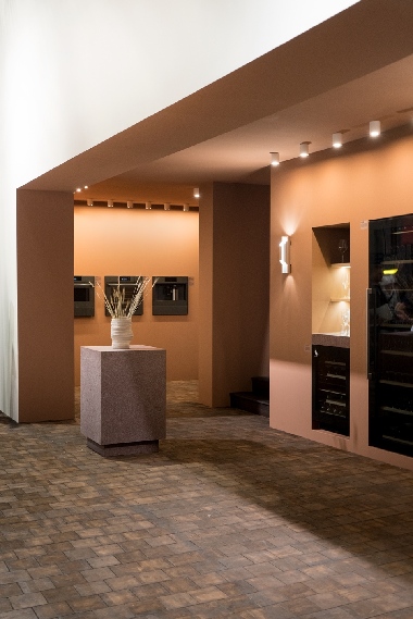 极简至奢才美皆备：ASKOxNORM米兰家具展跨界合作诠释自然奢居设计美学(图2)