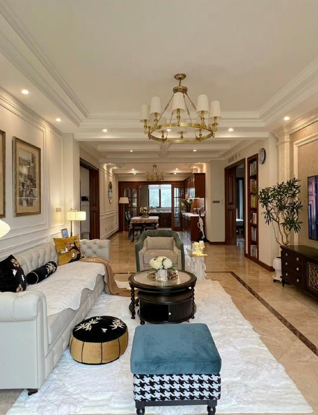 发现一户人家的家火了！装修那叫一个高级尤其卧室衣柜太豪气(图4)