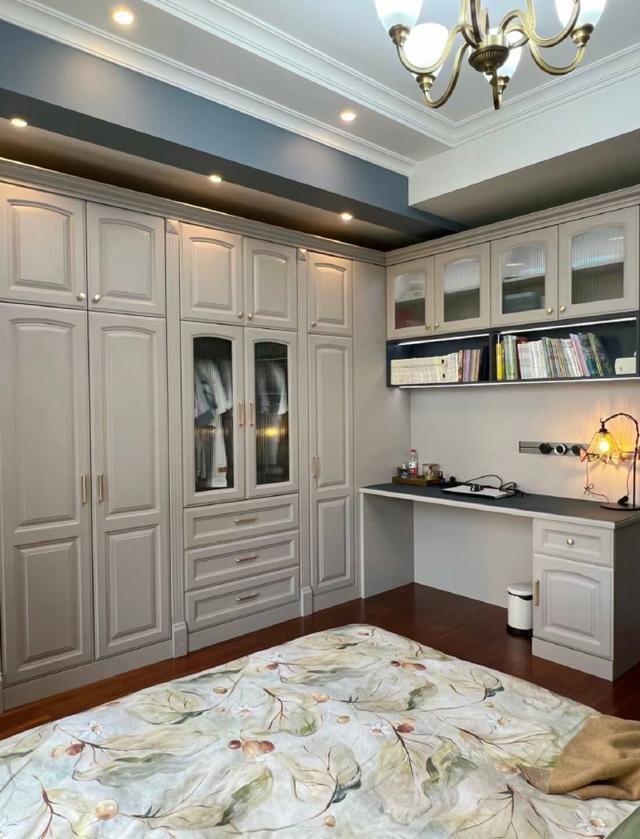 发现一户人家的家火了！装修那叫一个高级尤其卧室衣柜太豪气(图10)
