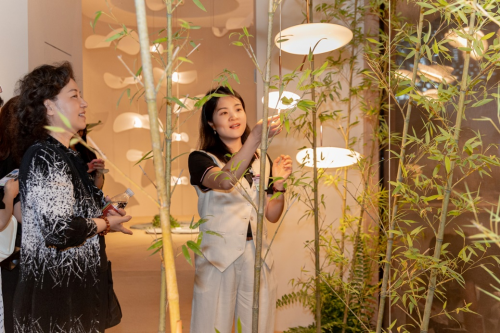 kaiyun网站：2024设计上海立达信一灯一世界：其光融融温暖人心(图4)