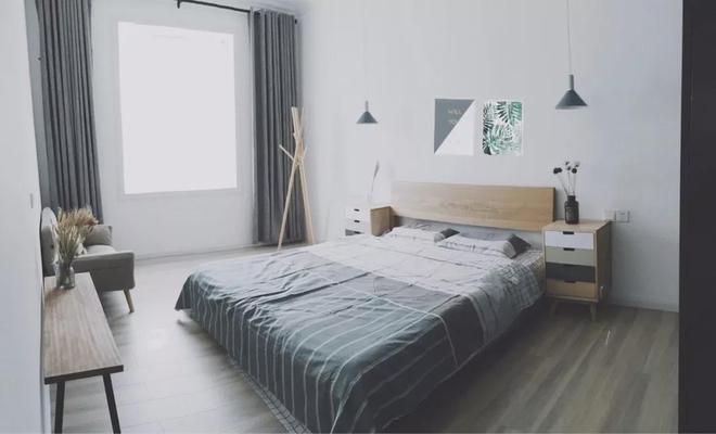 小户型卧室注重实用与舒适简约设计打造宁静安逸的睡眠空间