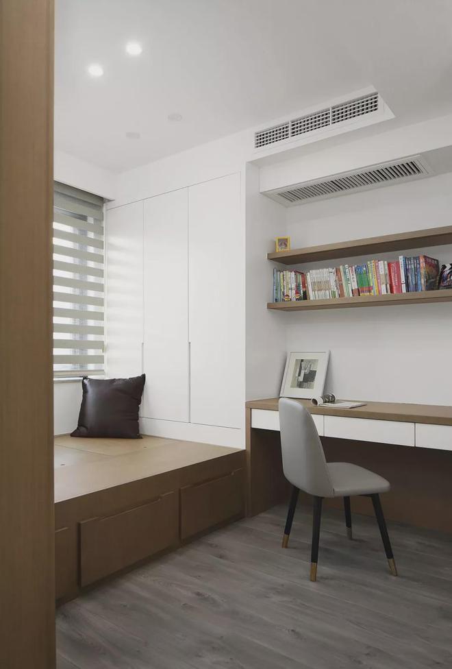 小户型卧室衣柜设计简约而不失格调打造清爽大气的空间(图6)