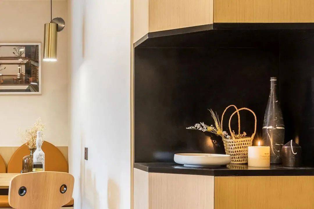 kaiyun网站：89平米带鸡肋不规则阳台她家这样改造效果非常好！(图2)