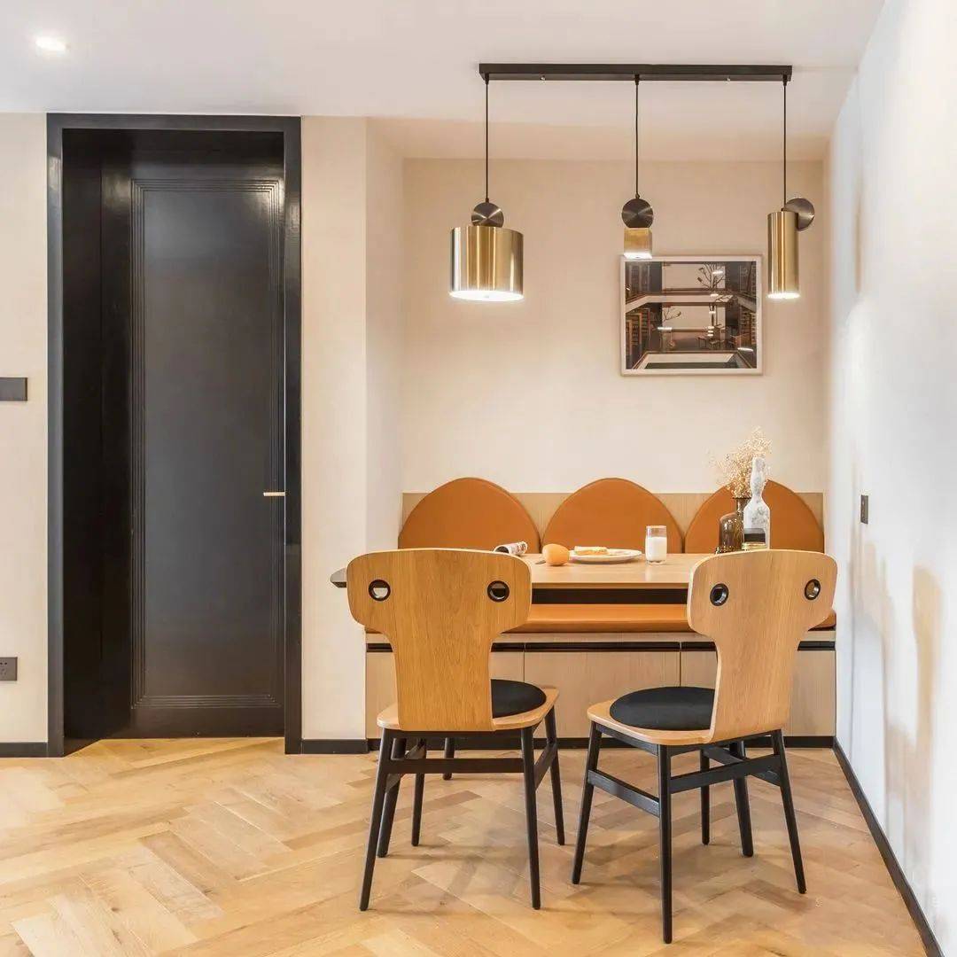 kaiyun网站：89平米带鸡肋不规则阳台她家这样改造效果非常好！(图3)