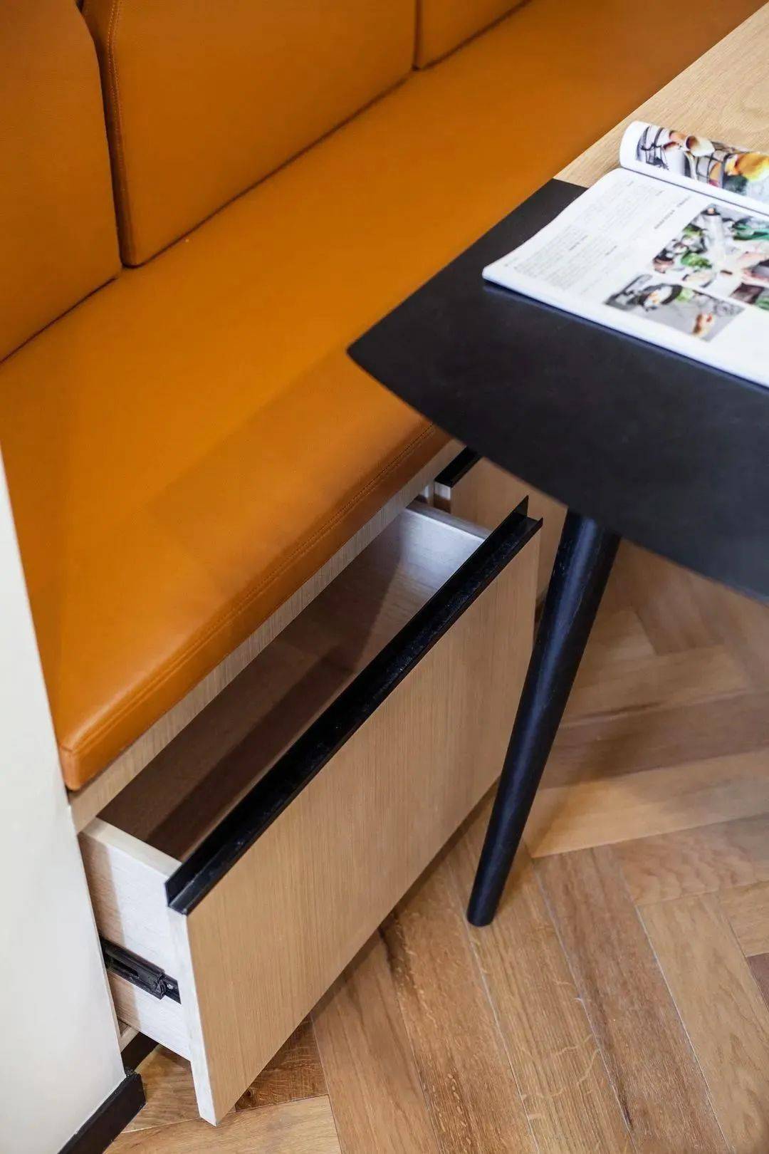 kaiyun网站：89平米带鸡肋不规则阳台她家这样改造效果非常好！(图5)