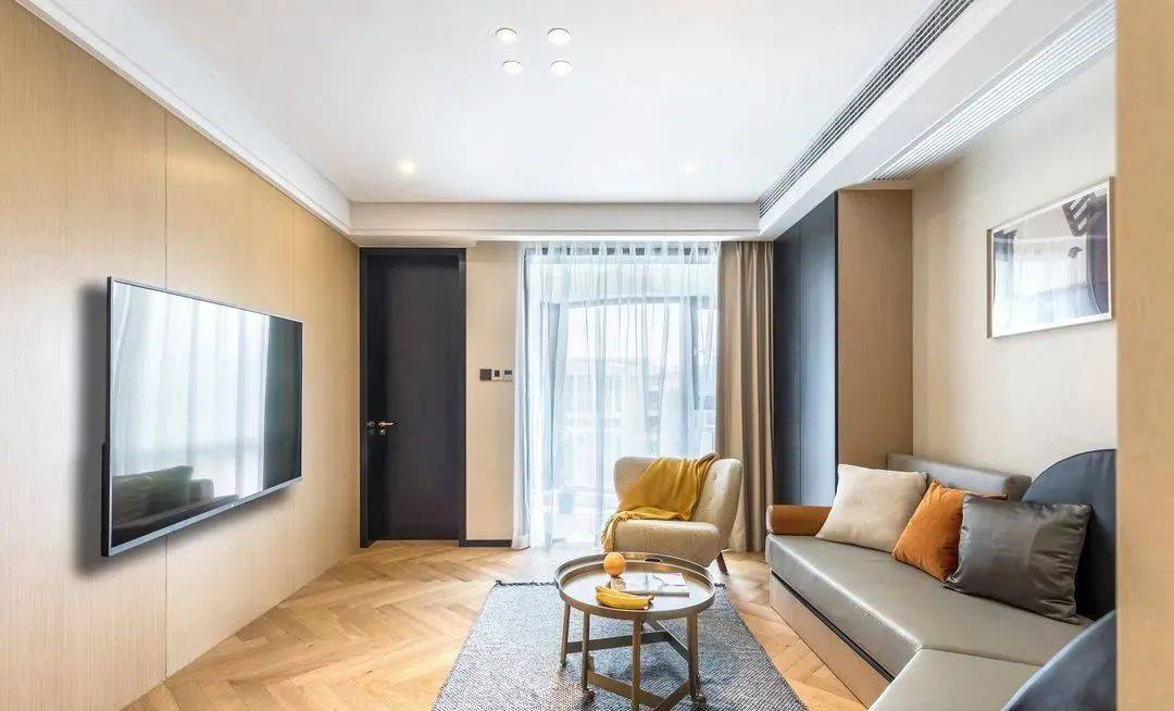 kaiyun网站：89平米带鸡肋不规则阳台她家这样改造效果非常好！(图9)