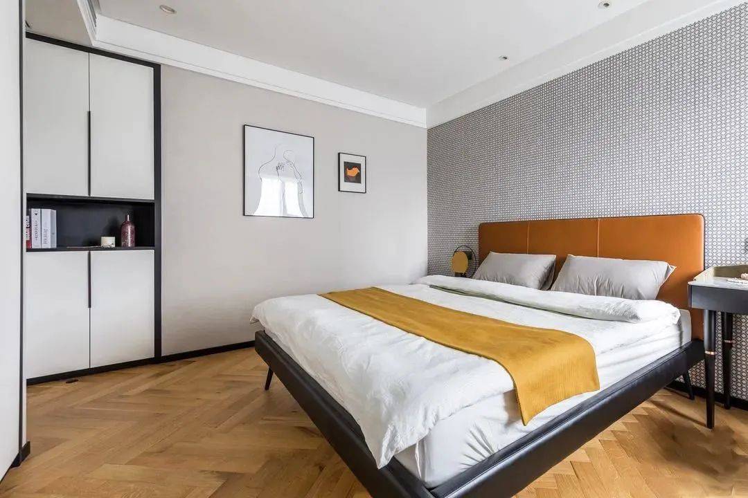 kaiyun网站：89平米带鸡肋不规则阳台她家这样改造效果非常好！(图13)