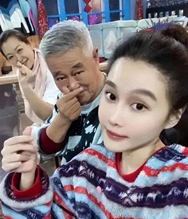 kaiyun入口：赵本山女儿晒新家装修比五星大酒店还豪华有个好爹比啥都管用(图1)