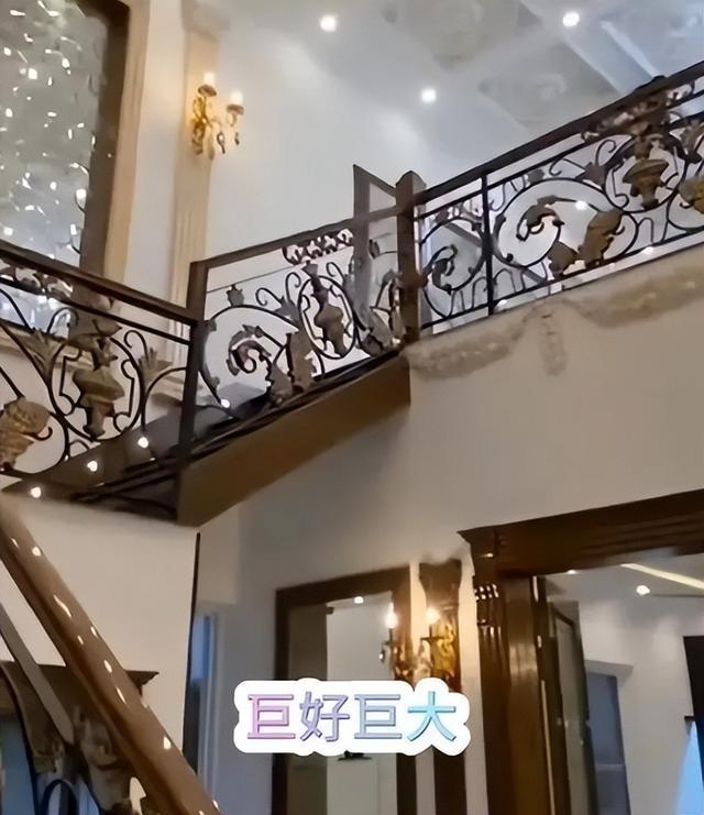 kaiyun入口：赵本山女儿晒新家装修比五星大酒店还豪华有个好爹比啥都管用(图6)