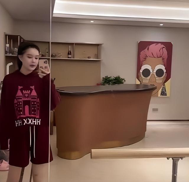 kaiyun入口：赵本山女儿晒新家装修比五星大酒店还豪华有个好爹比啥都管用(图10)