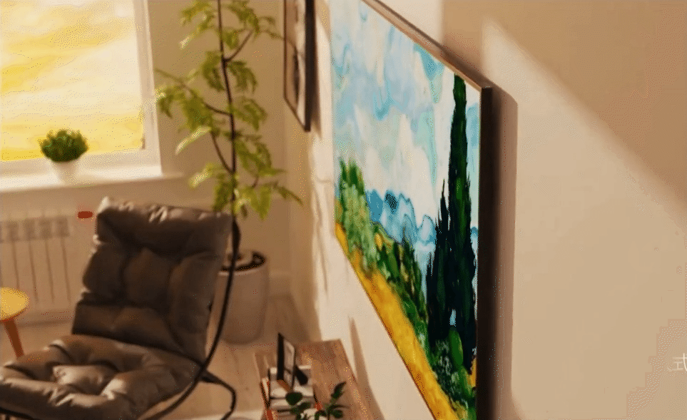 kaiyun网站：客厅C位必须是它！壁纸电视拿捏家居高级感(图4)