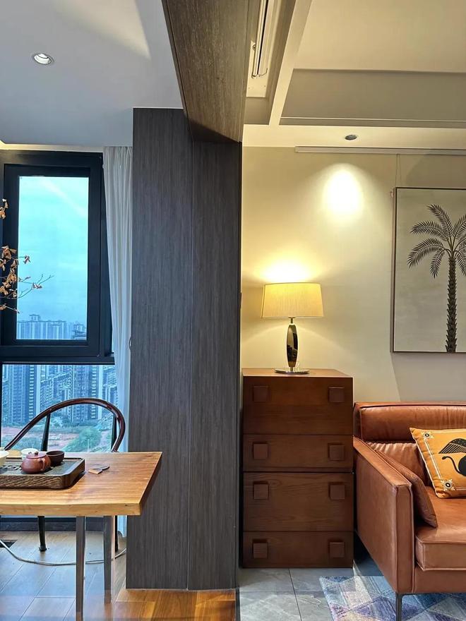 广西一户人家98㎡的家因装修太过高级而走红家里摆设太抢眼！(图3)