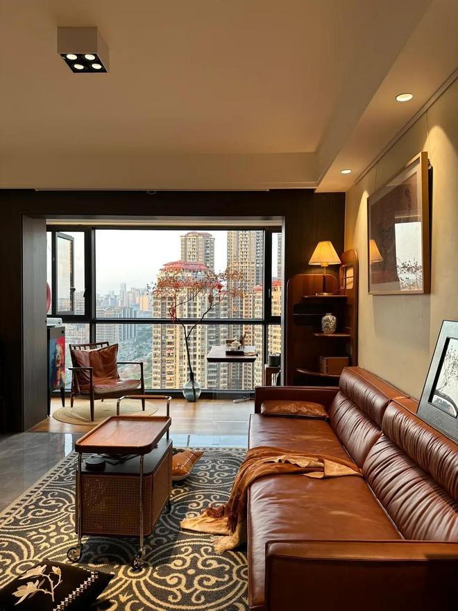 广西一户人家98㎡的家因装修太过高级而走红家里摆设太抢眼！(图2)