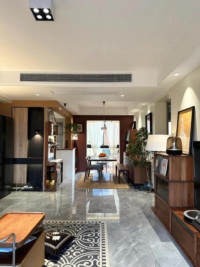 广西一户人家98㎡的家因装修太过高级而走红家里摆设太抢眼！(图6)