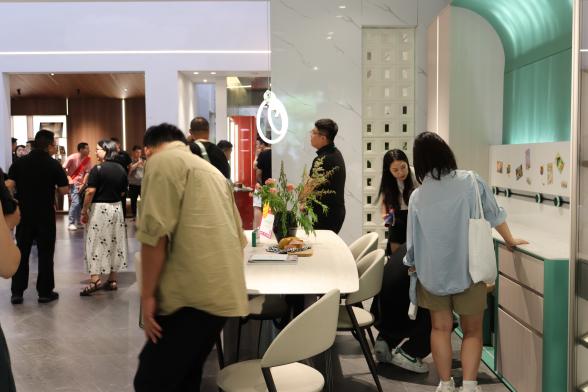 春天整家定制广州建博会解锁财富密码签约不断捷报连连！(图3)