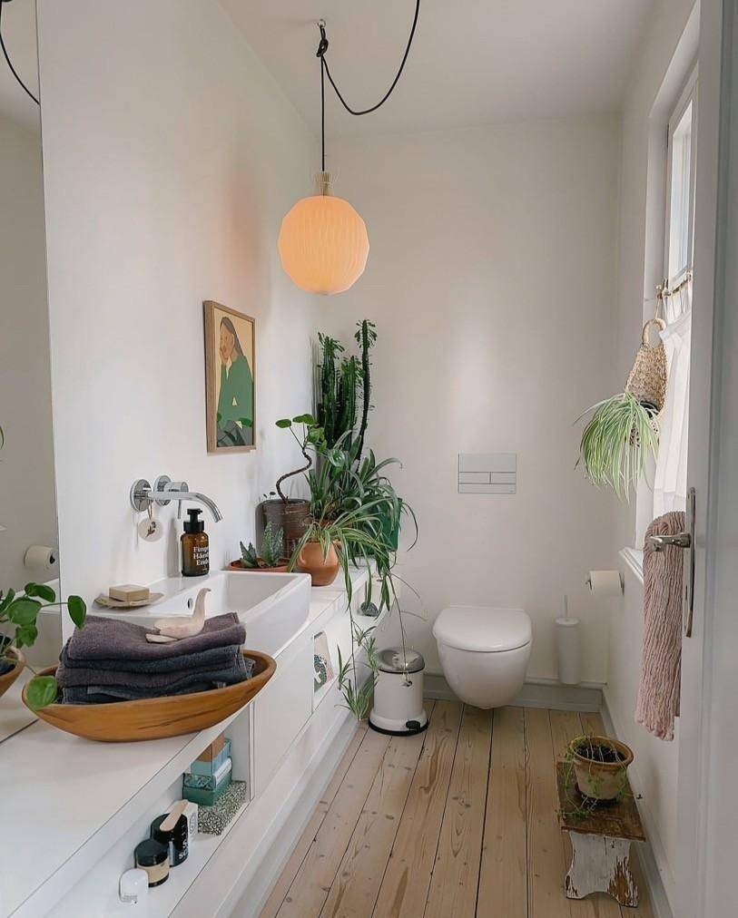 kaiyun网站：女服装设计师的家与缤纷纺织品和绿植相伴的时间美妙且柔软(图16)