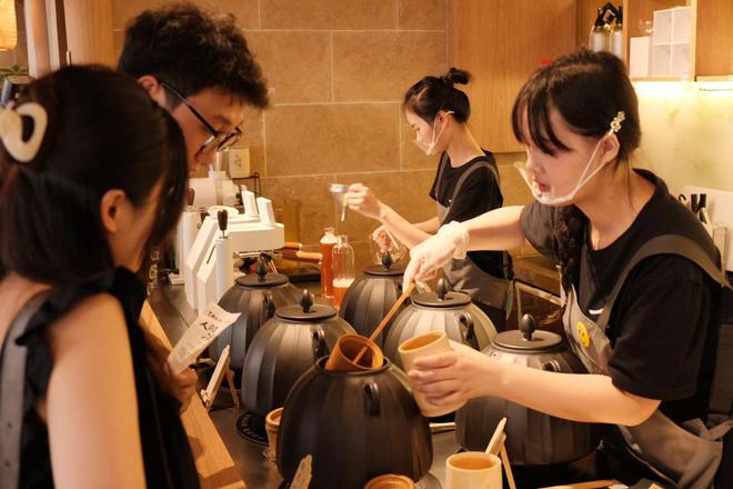 因为“不服”他开了家店全国首店就在今潮8弄