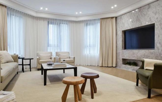 老公非要在家中装个家庭影院搞的邻居小妹天天来串门真想砸了