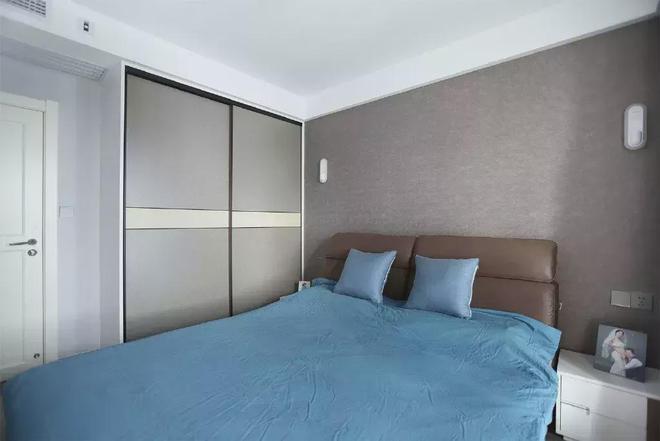 kaiyun入口：90㎡现代简约两居配色清爽高级电视墙一墙三用超赞！(图12)