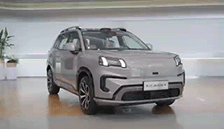 “百万级智驾无图全球通”东莞试驾埃安霸王龙(图6)