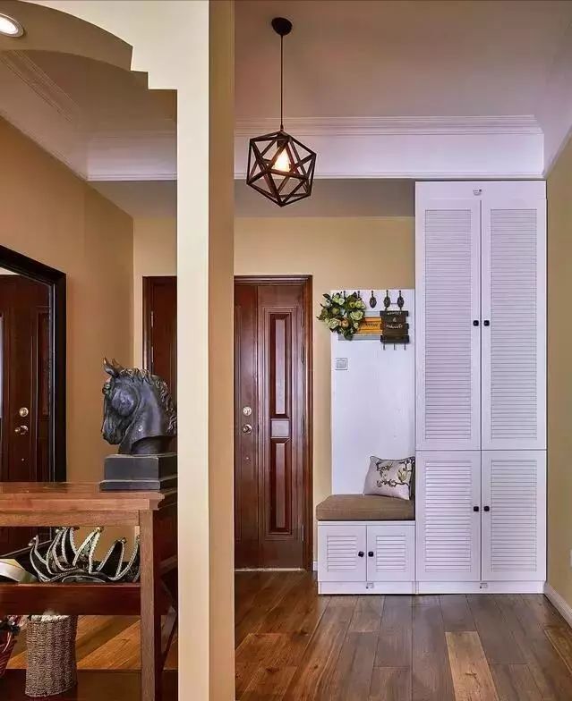 kaiyun网站：130平美式风装修玄关设计独具特色一进门便