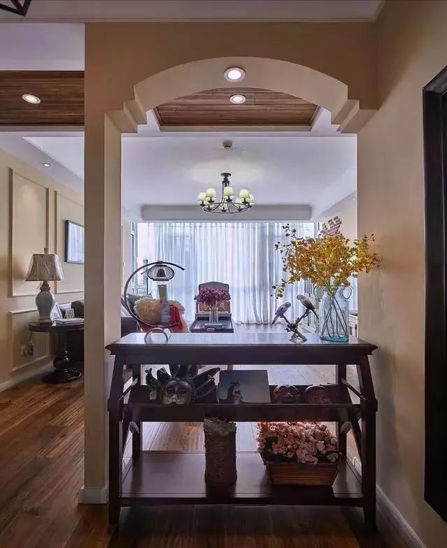 kaiyun网站：130平美式风装修玄关设计独具特色一进门便让人叹为观止！(图2)