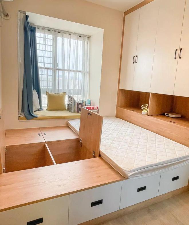kaiyun网站：等我换房次卧再也不装榻榻米了学邻居这样设计太聪明了！(图2)