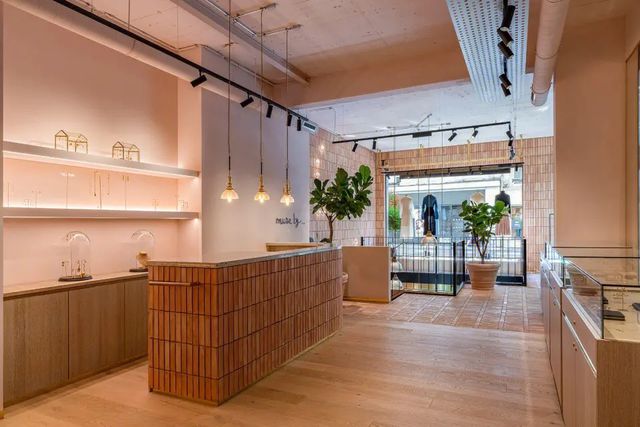 店铺店面装修设计需要注意什么？西安商铺门面装修设计