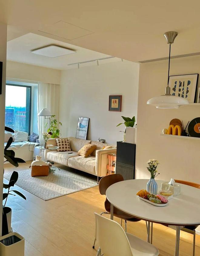 kaiyun：看完51岁阿姨的家：57㎡才知什么叫岁月静好一进门就被治愈了(图5)