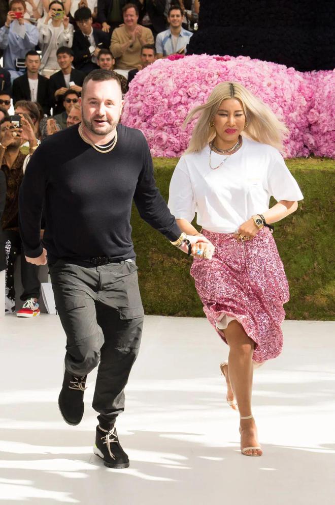 突发：「迪奥DiorxAJ1」的首席设计师离职了(图15)