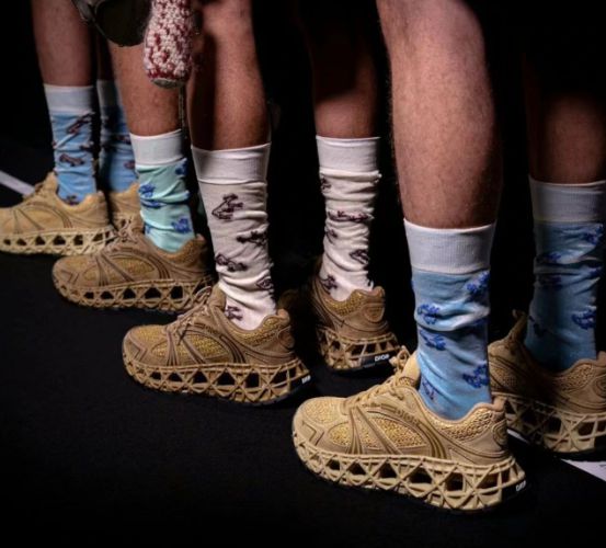 突发：「迪奥DiorxAJ1」的首席设计师离职了(图9)