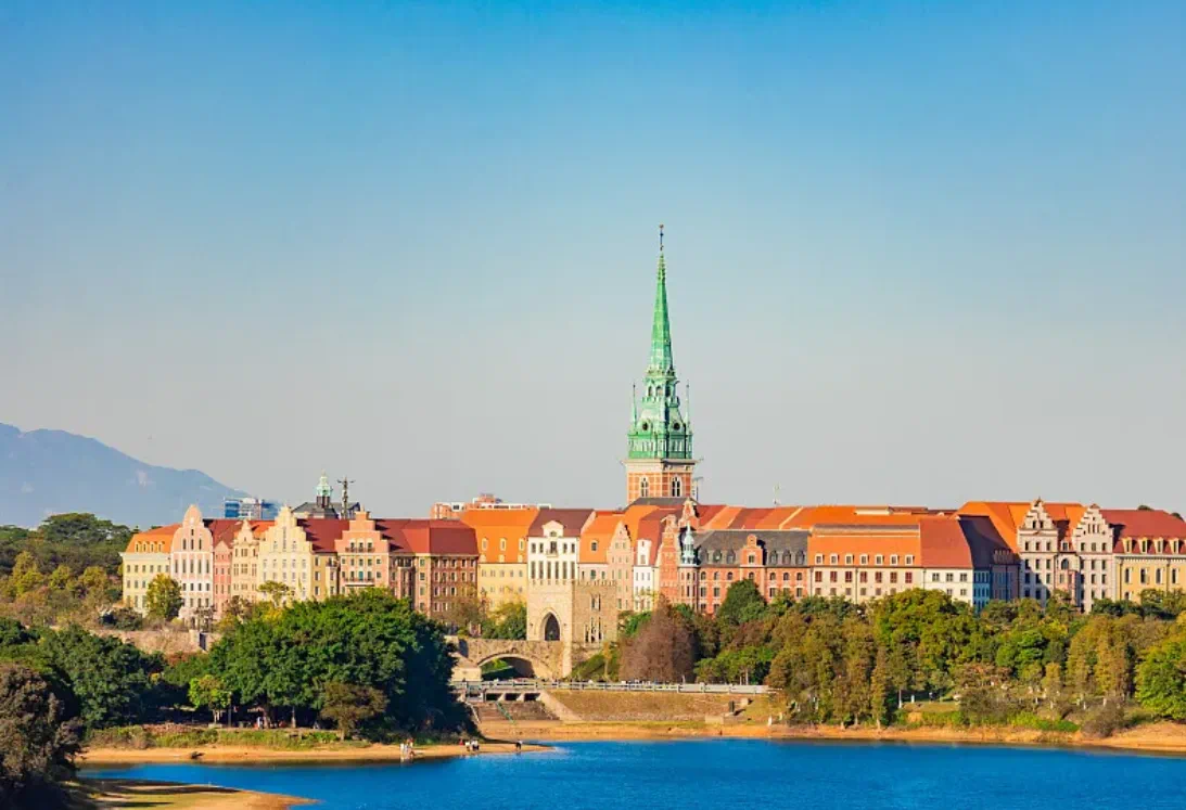 kaiyun入口：科技与美学的交响华为全屋智能设计大赛引领空间智能化潮流(图3)