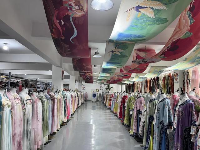 单款直播销售超千万元这座小县城被流量改变(图6)