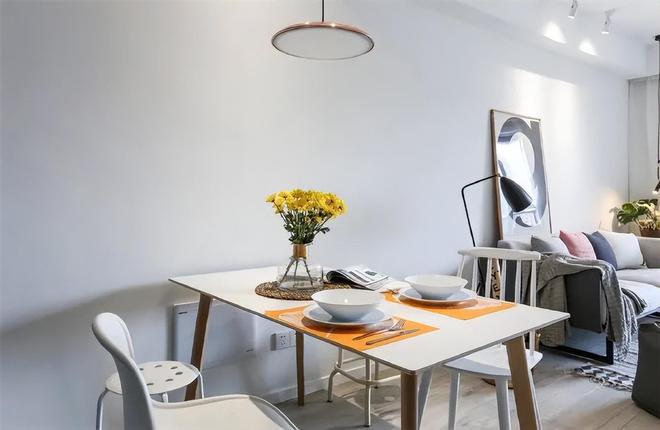 85平两居室装修虽简单却让人眼前一亮干净又舒适！(图3)