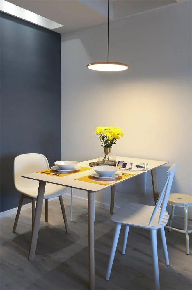 85平两居室装修虽简单却让人眼前一亮干净又舒适！(图4)