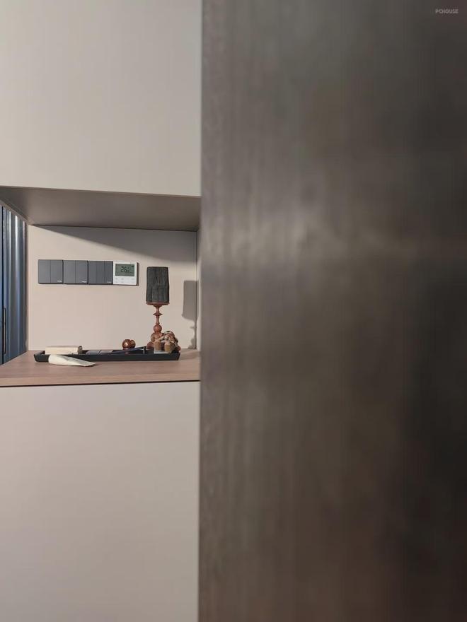 强的可怕！1㎡玄关榨出6大功能我被这个67㎡小家惊呆了！(图2)