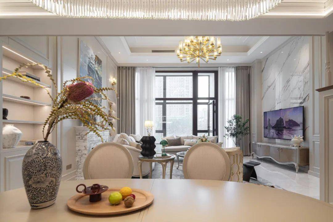 kaiyun入口：200㎡美式风叠拼别墅古典与现代融合交织的雅奢美宅(图8)